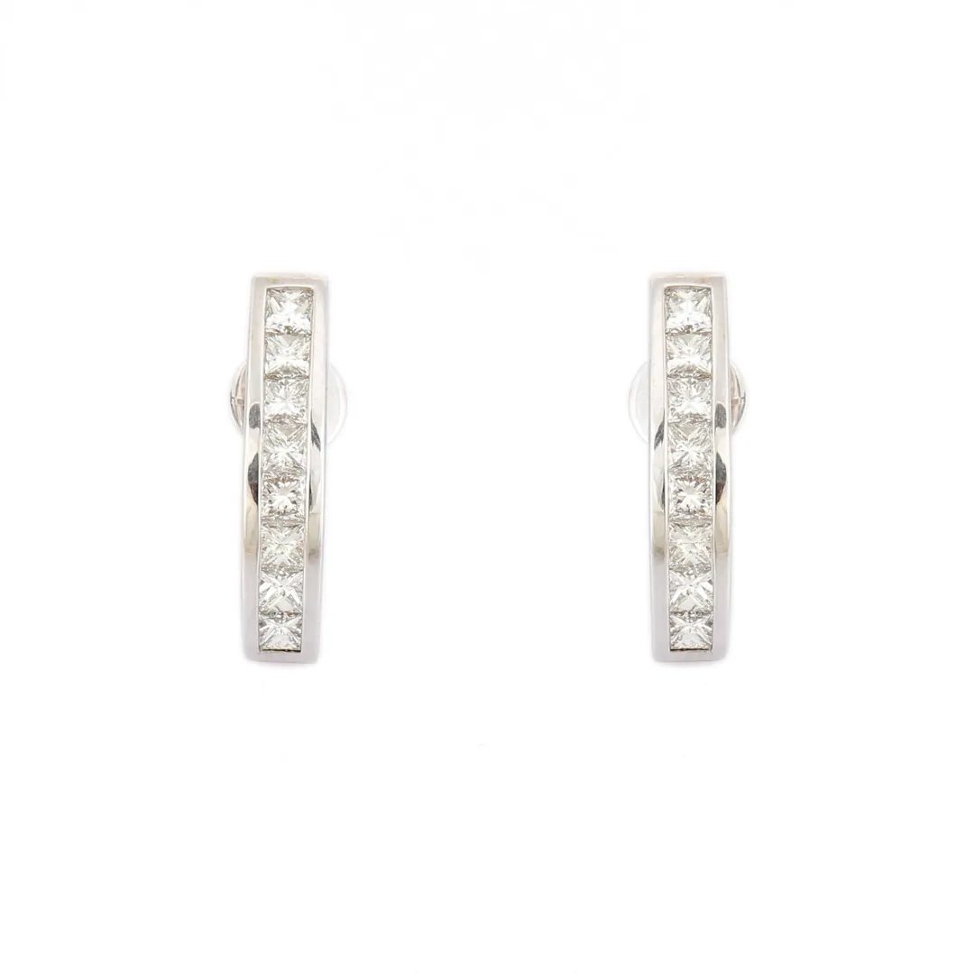 18K White Gold Bar Diamond Studs