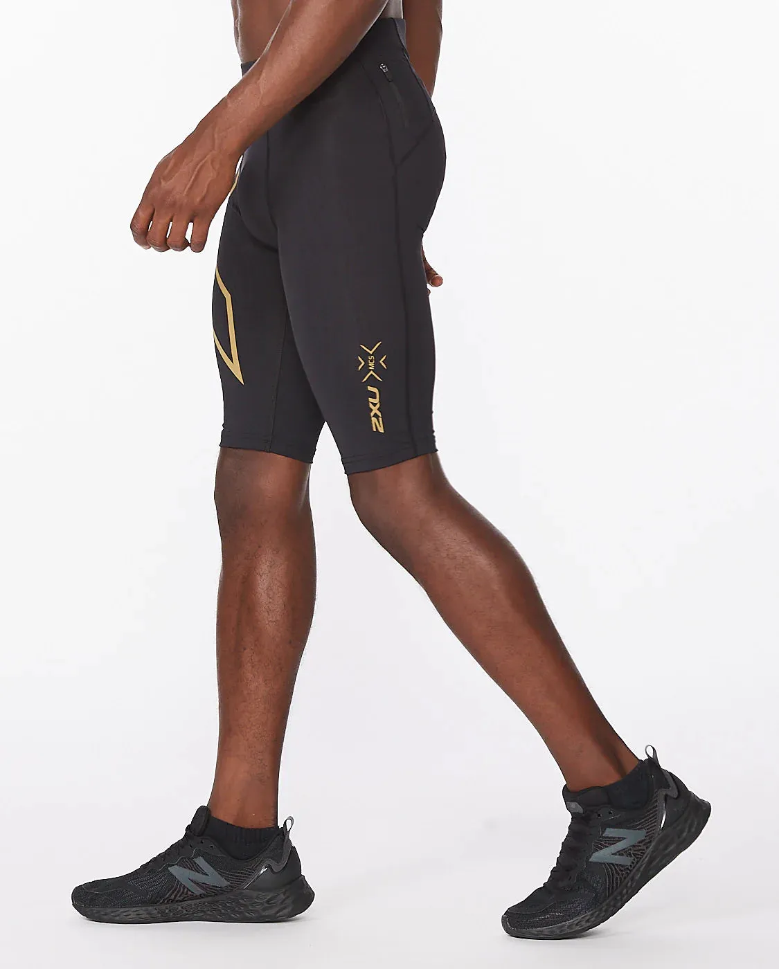 2XU Men's Light Speed Compression Shorts - Black/Gold Reflective