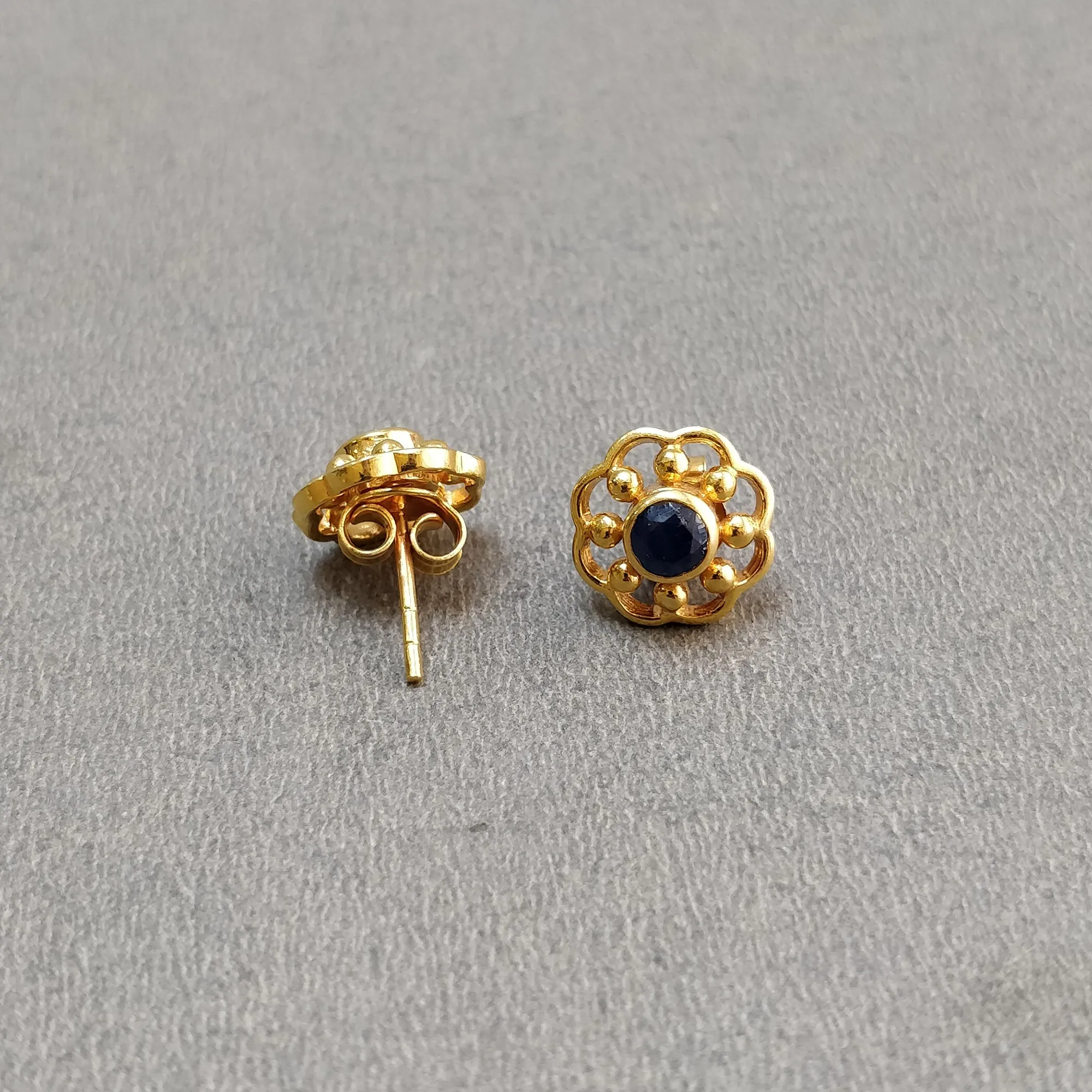 925 Sterling Silver Earring : 2.50gms Natural Untreated Blue SAPPHIRE Gemstone Round Bezel Set Push Back Stud Earrings 0.5"