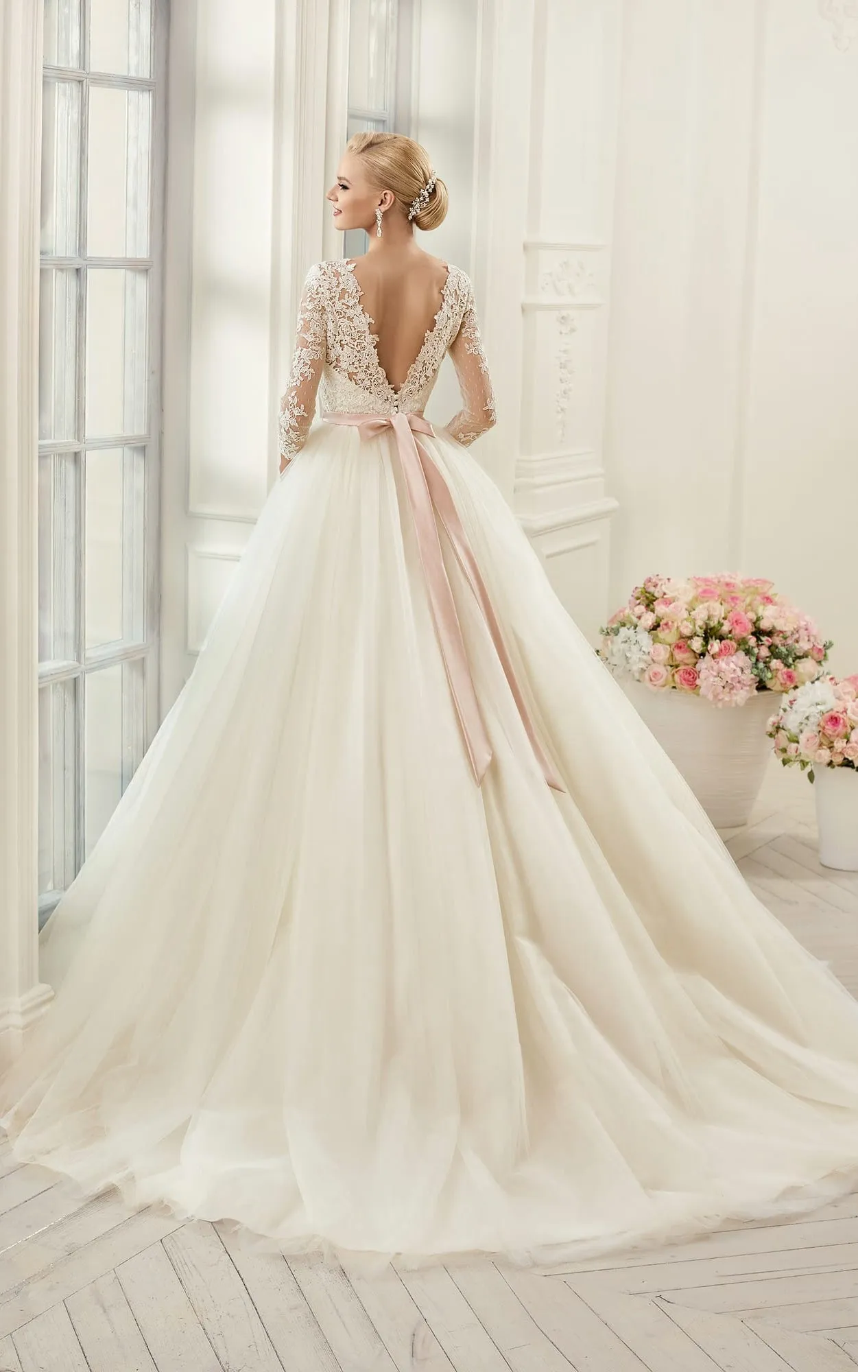 Ball Gown Long Bateau Long-Sleeve Deep-V-Back Tulle Lace Dress With Appliques And Waist Jewellery-714452