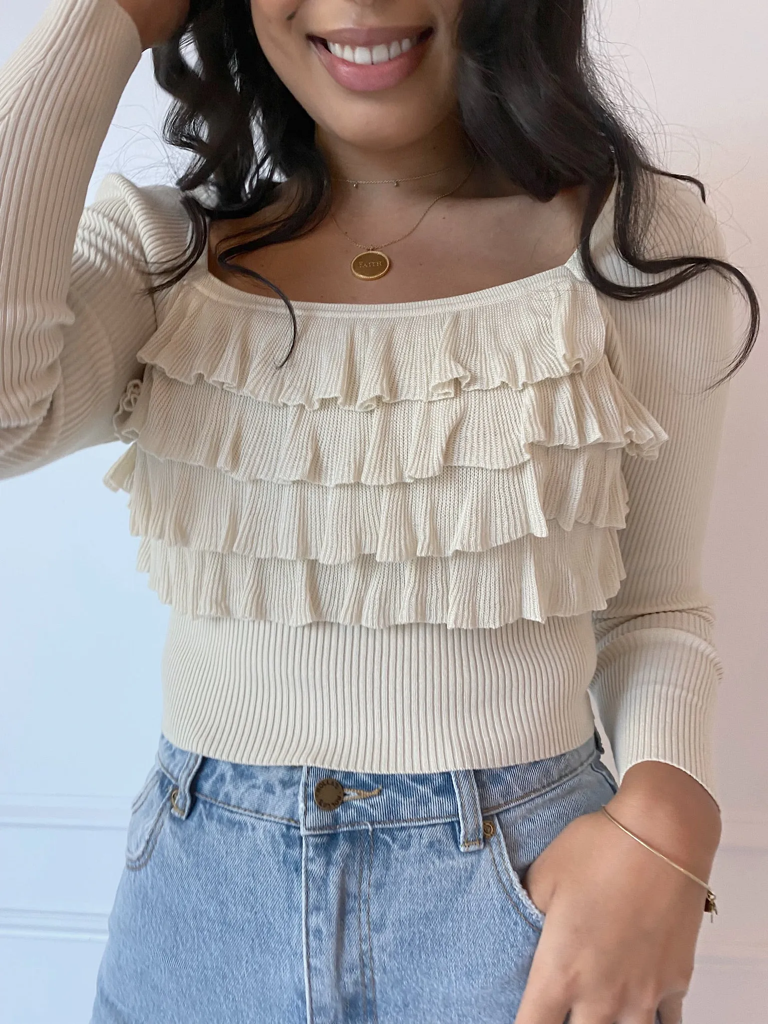 BLITZ RUFFLE TOP