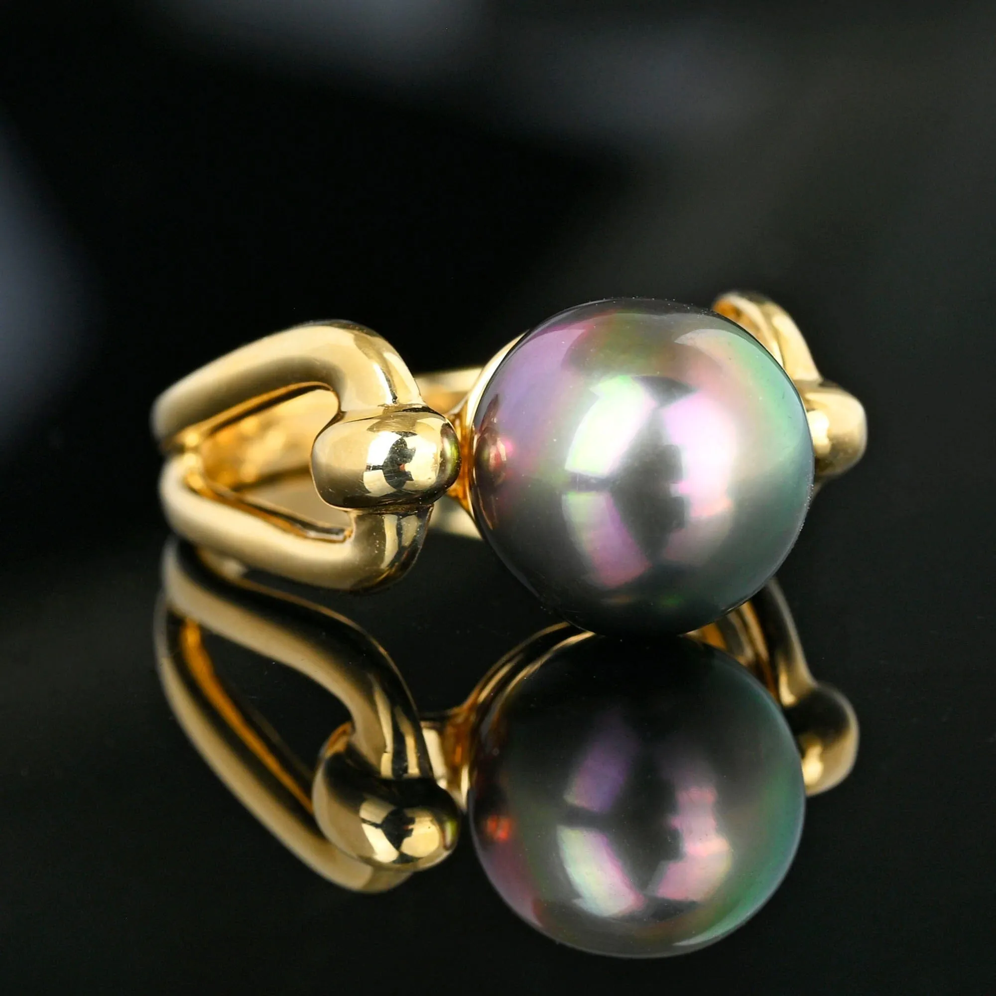 Contemporary 14K Gold Black Tahitian Pearl Ring