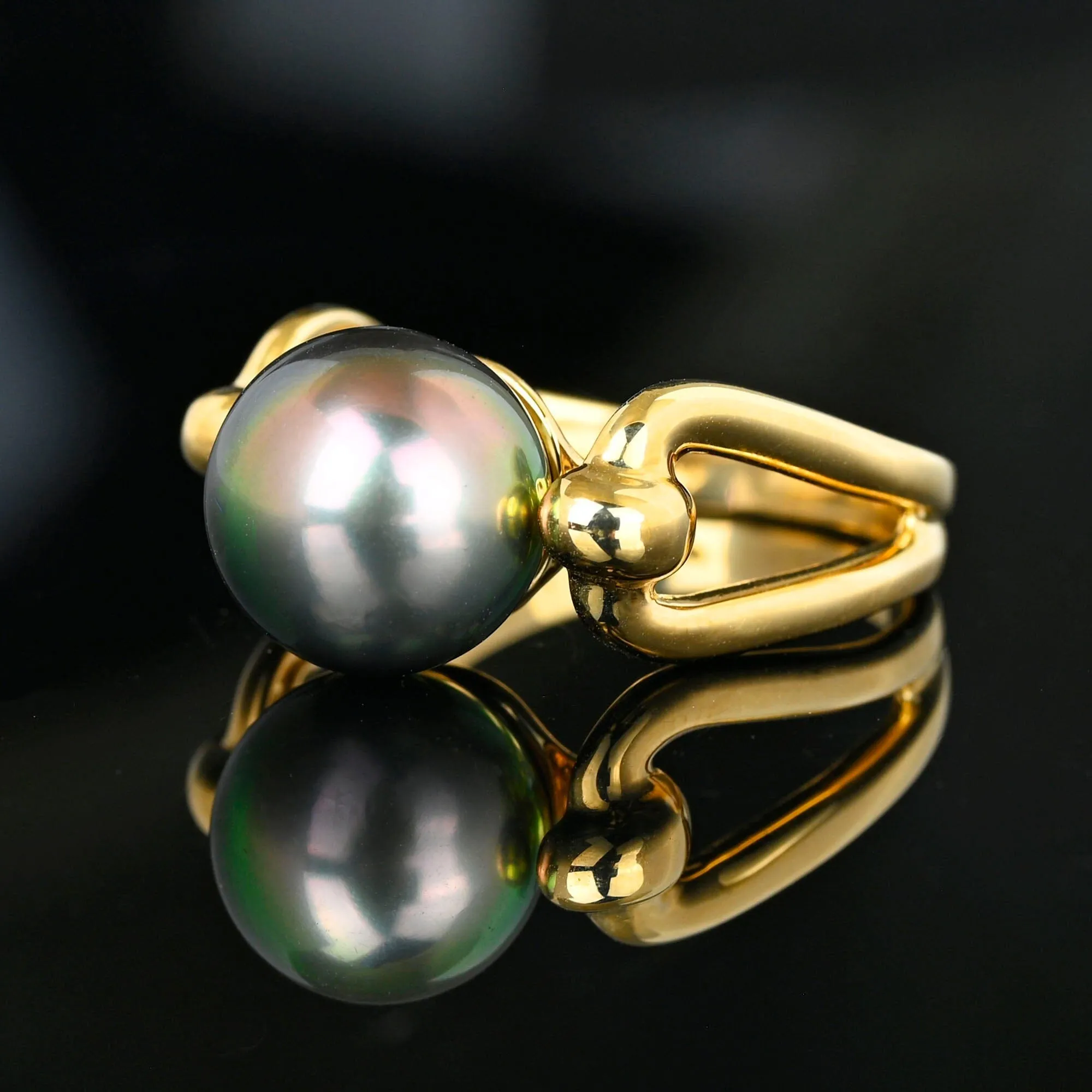 Contemporary 14K Gold Black Tahitian Pearl Ring