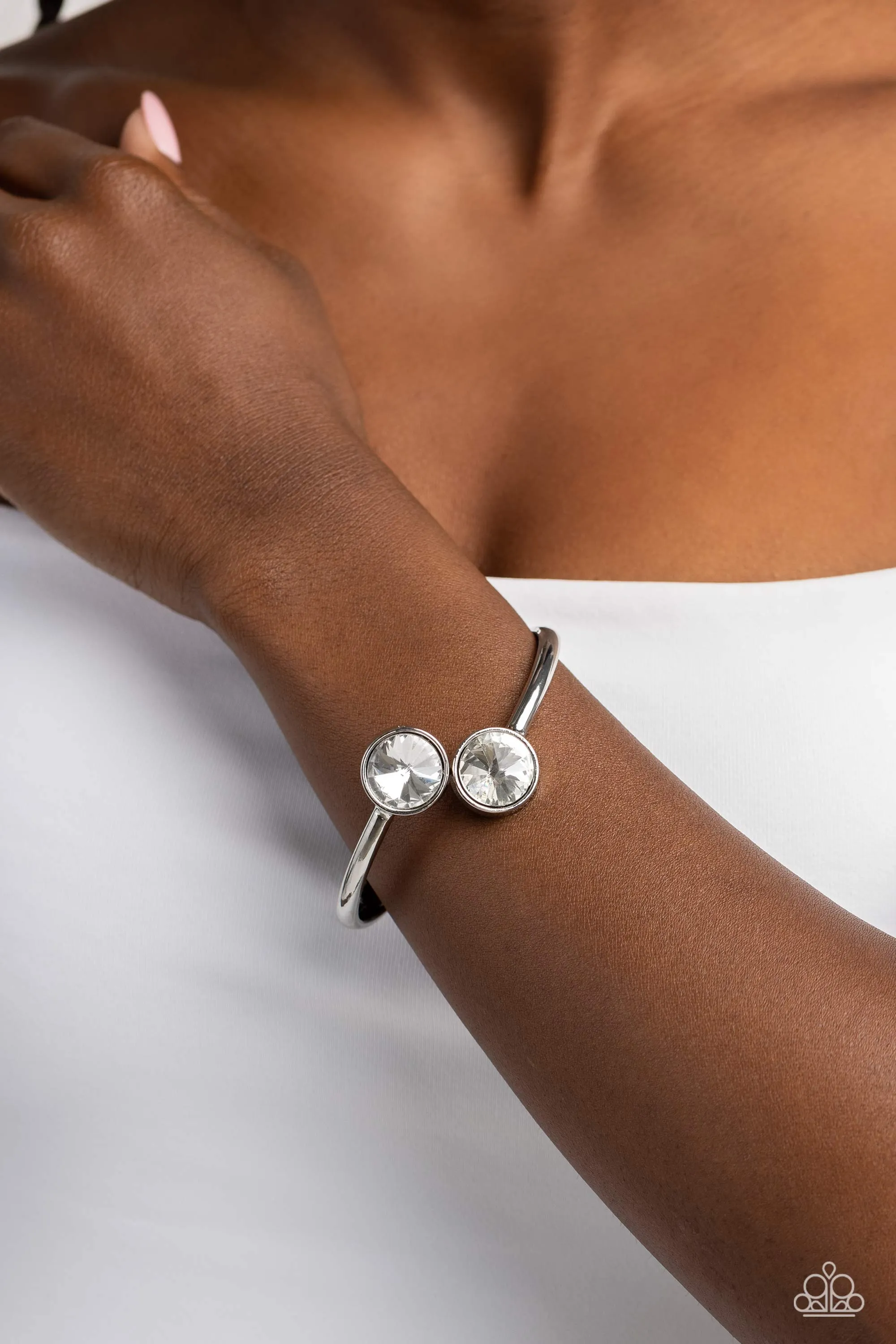 Paparazzi Daily Dazzle White Bracelet