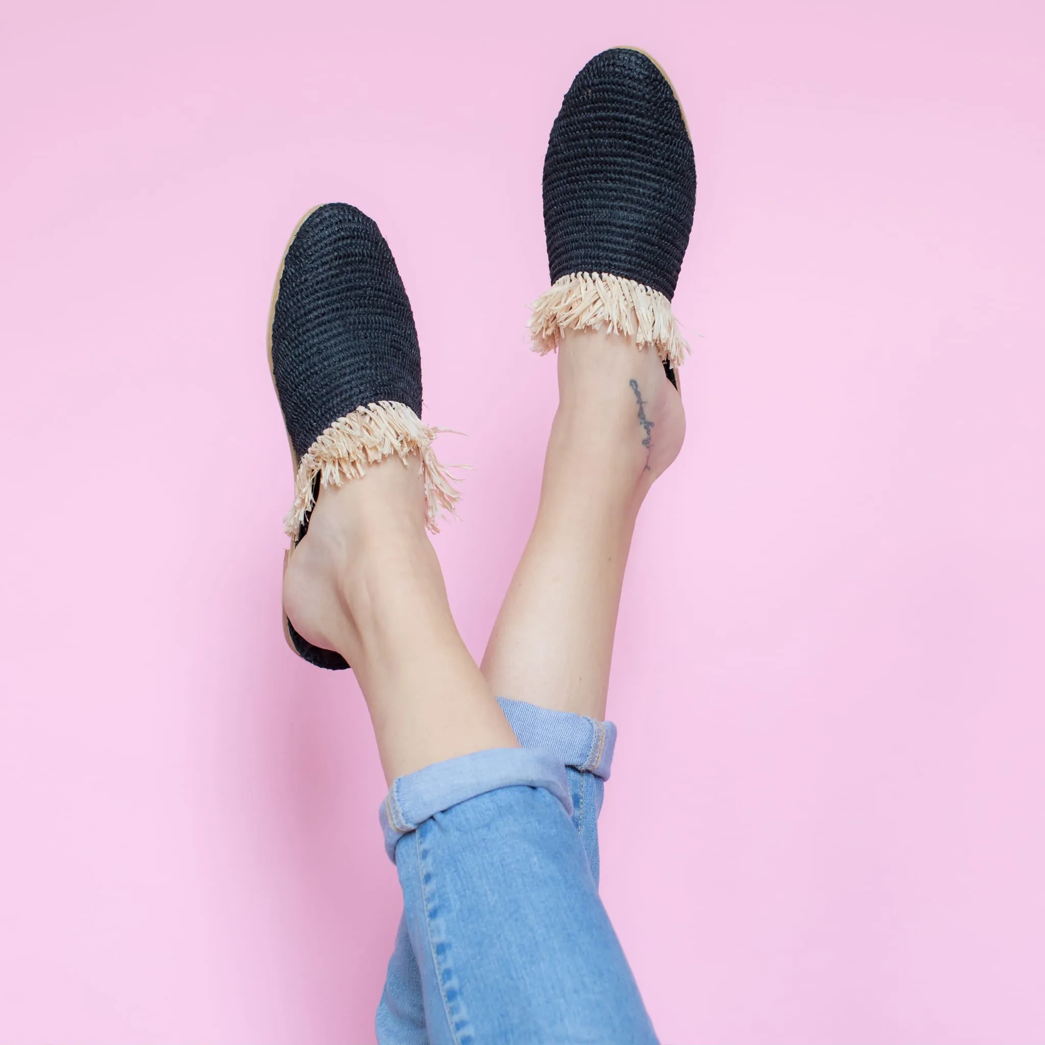 Raffia Slippers with Fringes in Black, Beige