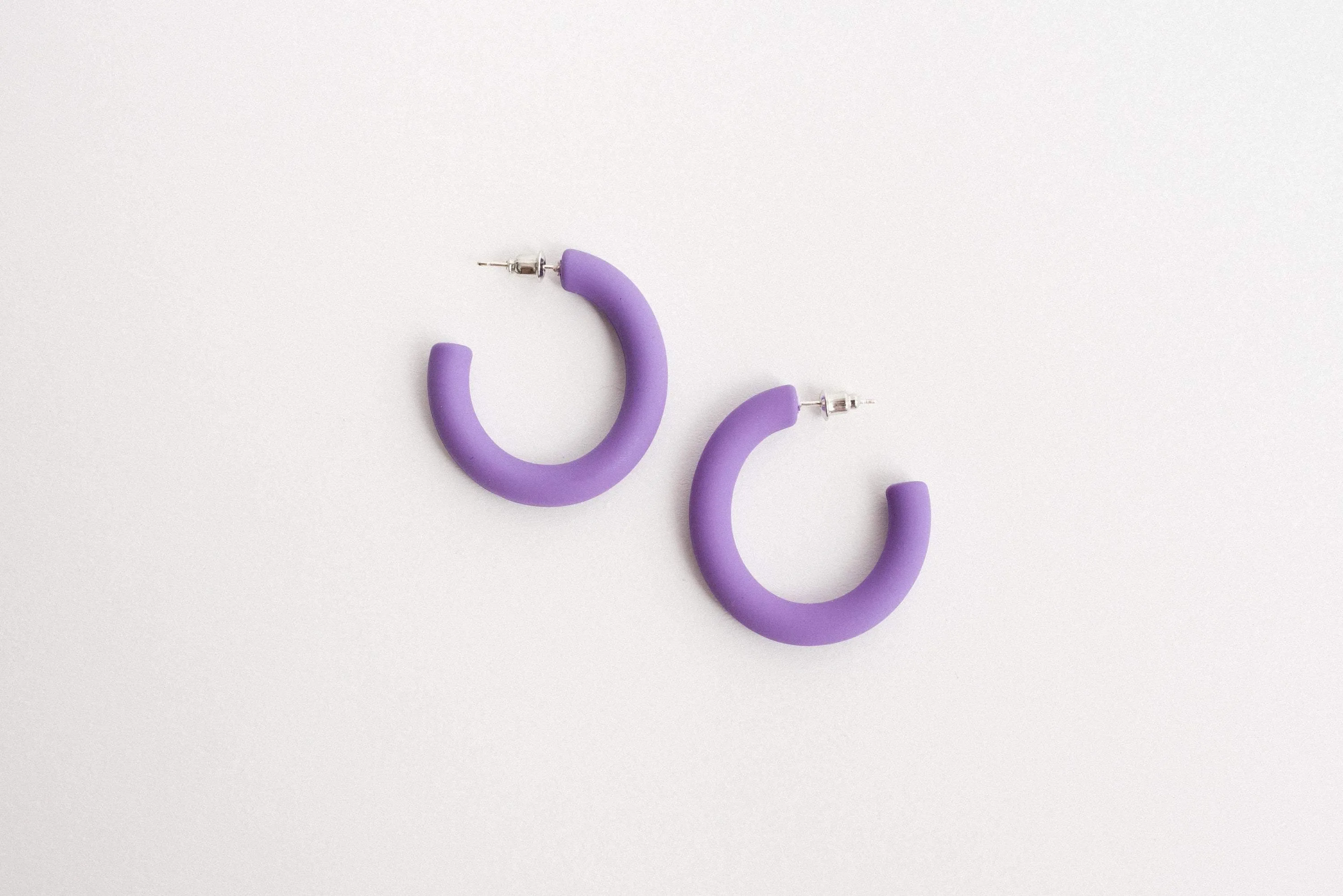 SS925 Louise Hoops in Lilac