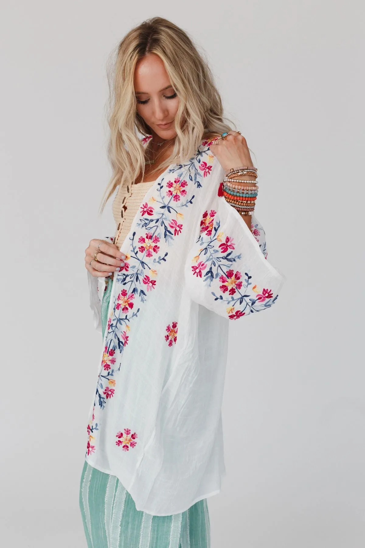 Waikiki Beach Embroidered Kimono - White