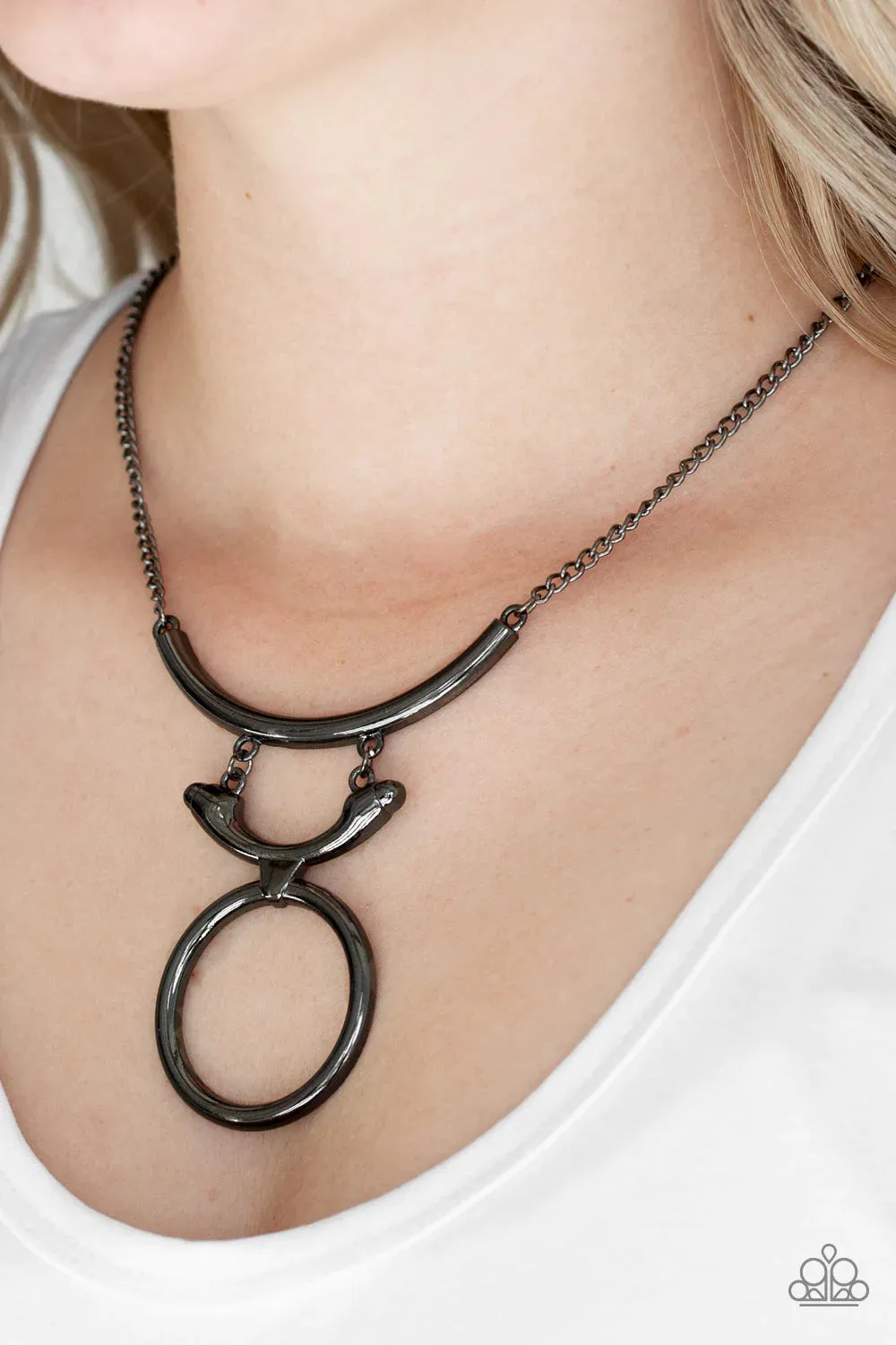 Walk Like An Egyptian - Black/Gunmetal necklace